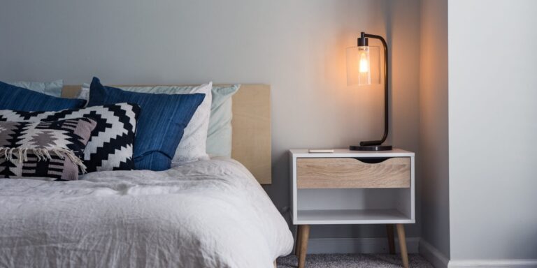 Jak sprzedać mieszkanie bez pośrednika? Kompletny przewodnik dla właścicieli nieruchomości